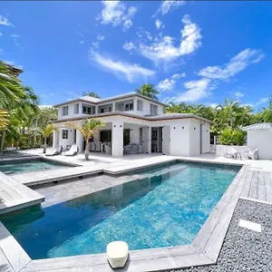 https://villa-manzana-neuve-4ch-4sdb-2-piscines-luxe.comcaribbean.com